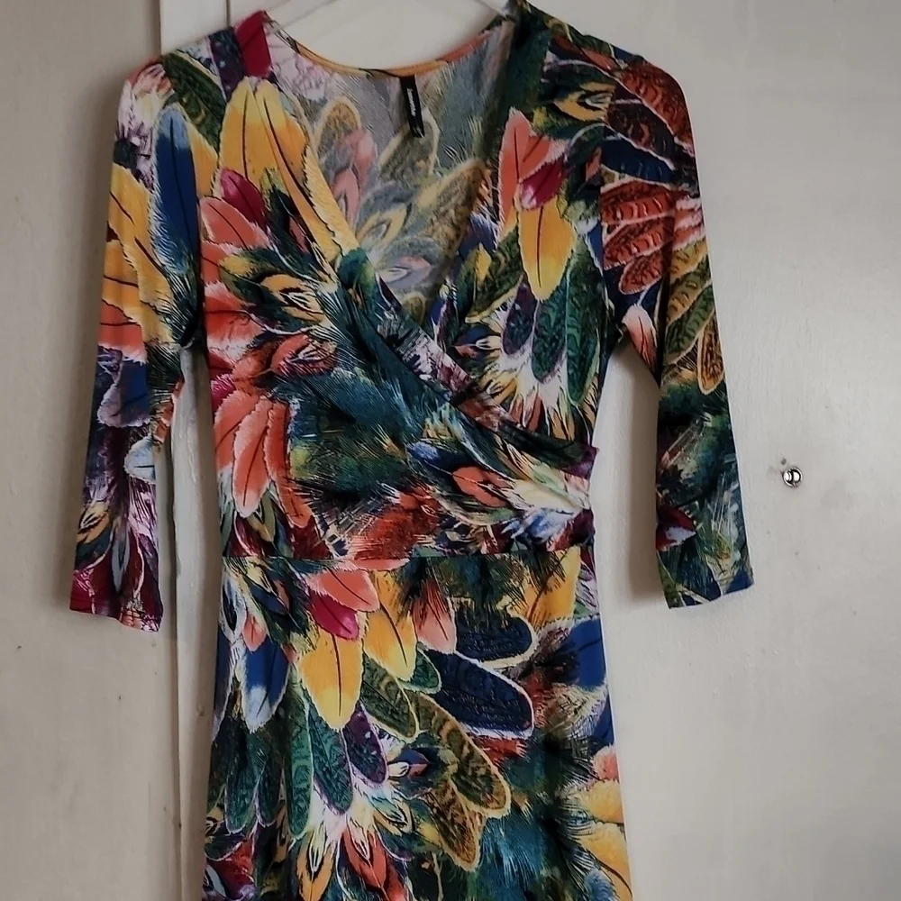 NWOT Floral Island Inspired Dress - Picture 2 of 5